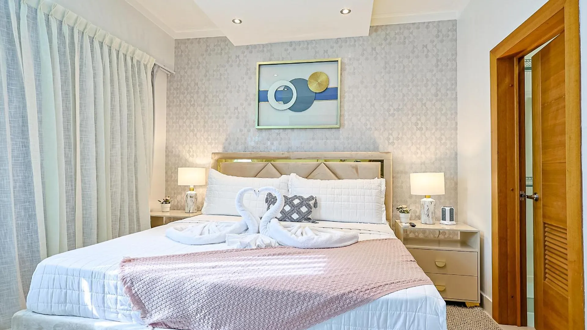 Elegant Centric Apt Near All Santo Domingo